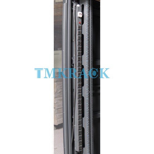 Thanh nguồn PDU 24 cổng đa năng MCB32A 19inch TMK RACK: Giải pháp cấp nguồn hoàn hảo cho tủ rack thumb