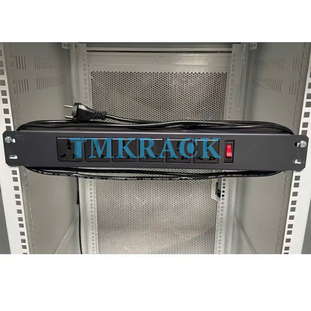 Thanh nguồn PDU 6 cổng TMK RACK: Quản lý nguồn điện hiệu quả cho tủ rack